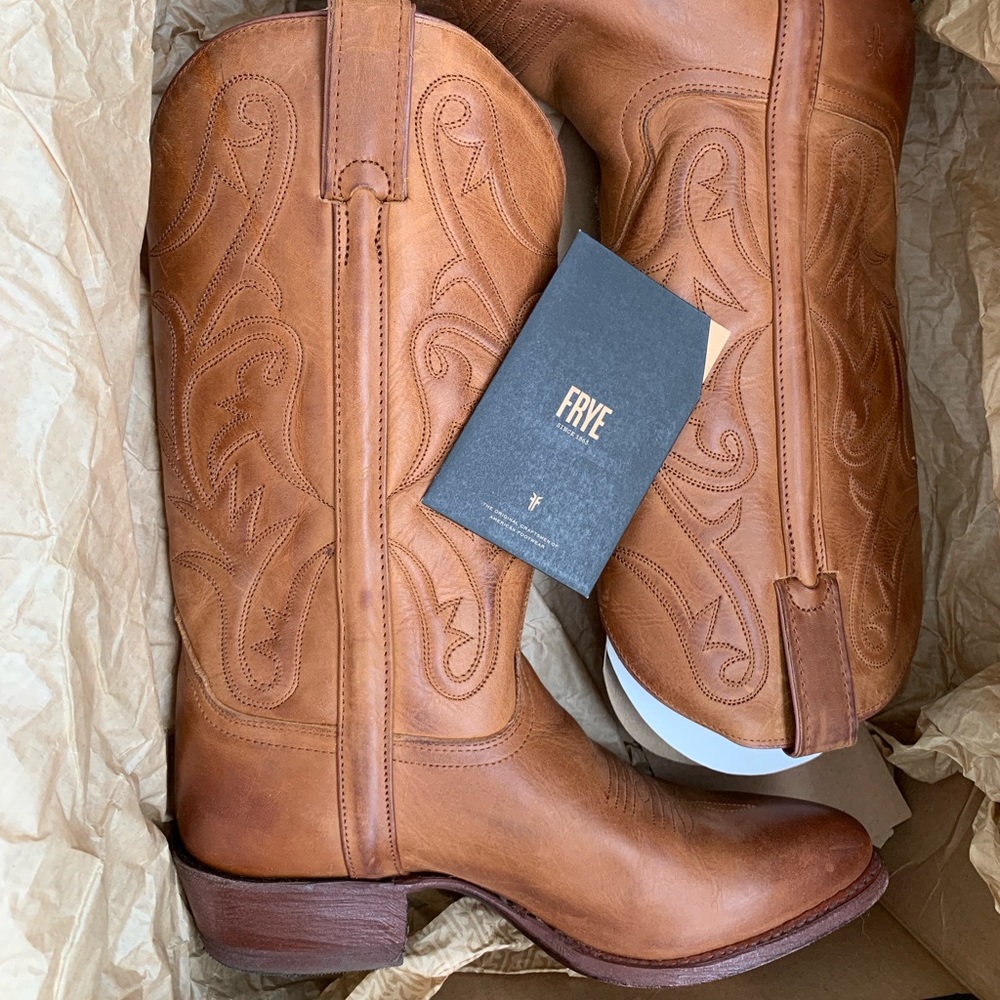 Frye Bruce Pull On Boots in Cognac  (womens 8)
